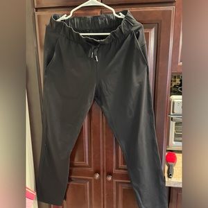 Lululemon Black pants size 6
